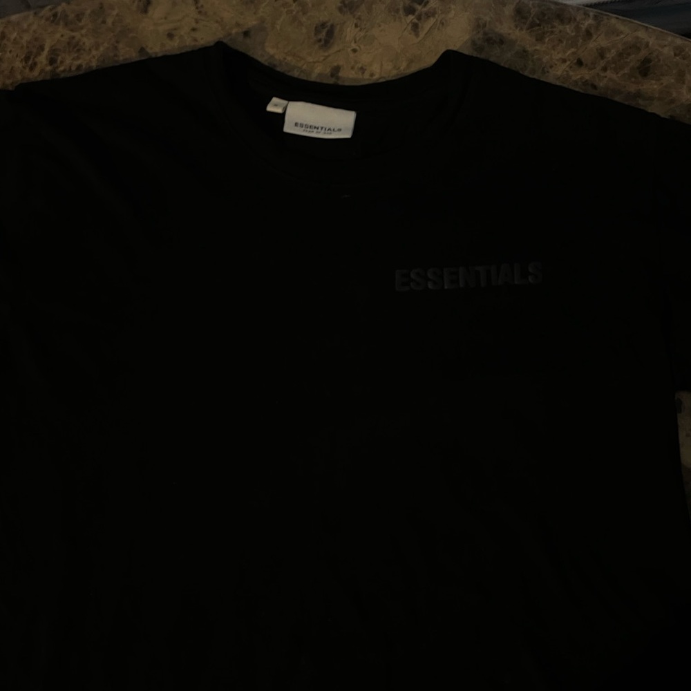 Essentials fear of god black t-shirt